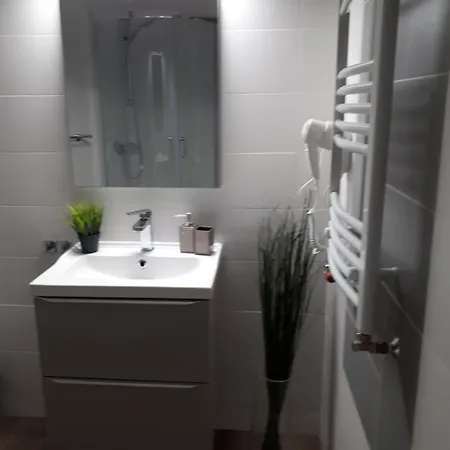 Marzec * גניזנו